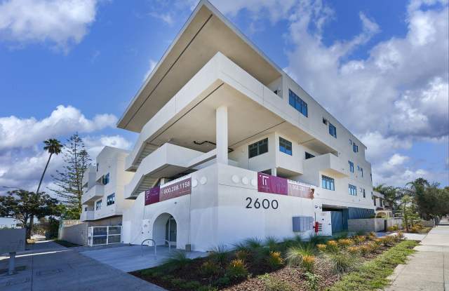 2600 S Catalina Street photos photos