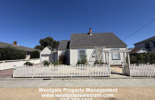 Charming 4/2 West Petaluma Home - 312 Fair Street Gallery 3