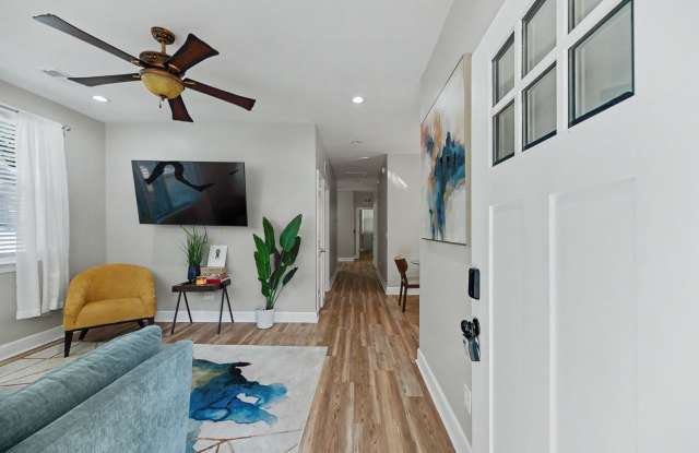 Charming 3BR/2BA Home in North Charleston Gallery 3