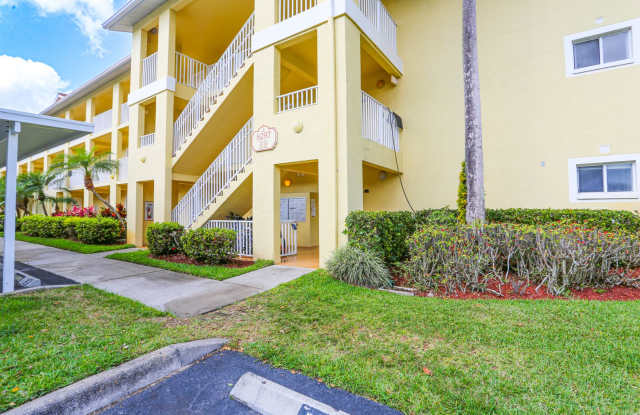 ***NEW PHOTOS ATTACHED***North Naples****Great School District***Annual Rental - Beautifully Renovated - 2/2 Condo***UNFURNISHED*** photos photos
