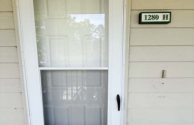 1280 White Tree Lane - Unit H - . Gallery 2