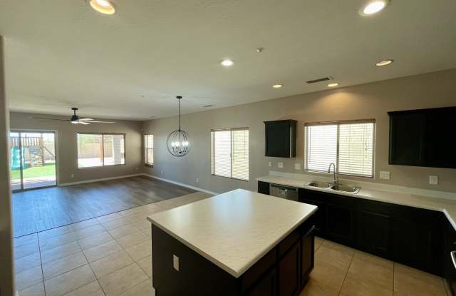 4138 N 298th Ln Gallery 3