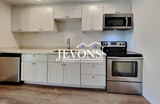 Apartment near American Lake Park and Lakewood Towne Center Shopping - 8102 Sherwood Forest Street Southwest, Lakewood, WA 98498