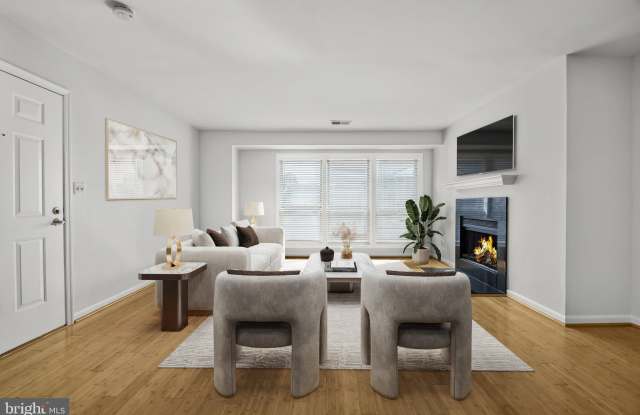 3175 SUMMIT SQUARE Drive Gallery 3