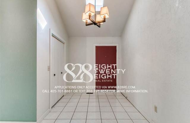 Beautiful Mid-Century Modern 3 BD/2 BATH Single Family Home Available Now! Gallery 4