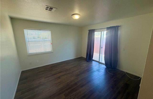 129 East Palmyra Avenue Gallery 4