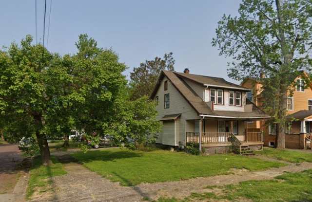 426 Laird Ave Se photos photos