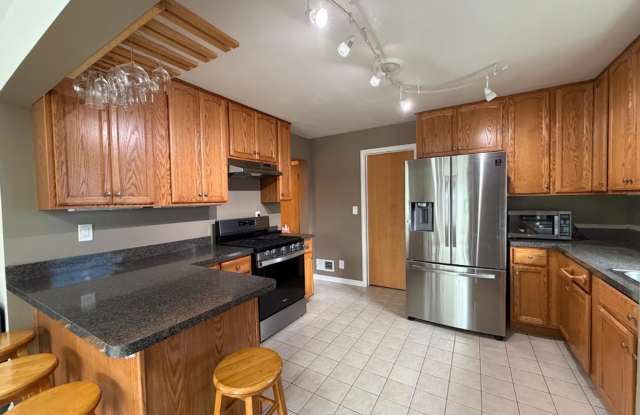 5540 N Fairview Avenue, Chicago, IL 60656 photos photos