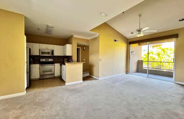 Perfectly located 1 bedroom condo available in Mission Valley! - 2182 Gill Village Way, San Diego, CA 92108
