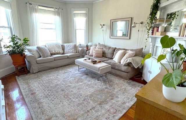 667 E 8th unit: 2 photos photos