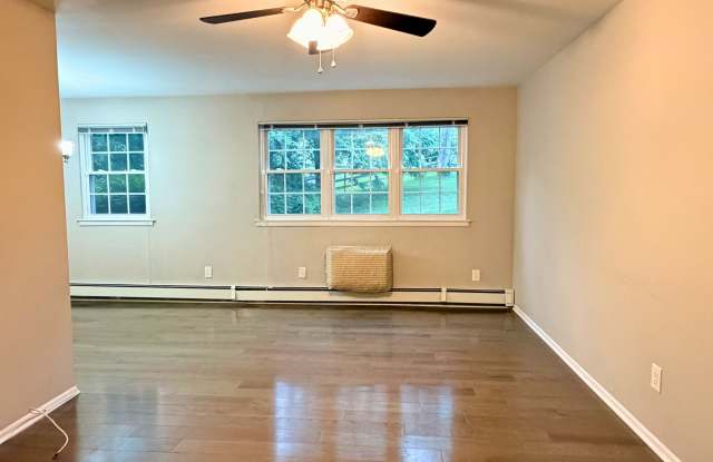 1000 Knapps Highway Gallery 2