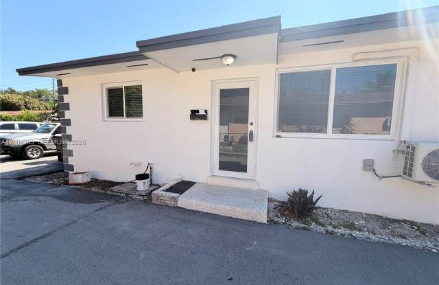 95-97 NE 168th St photos photos