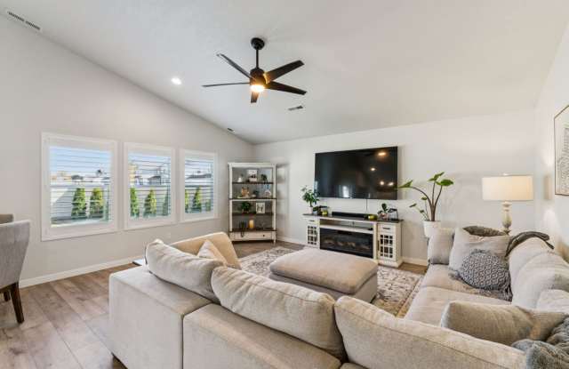17602 North Beckwourth Avenue Gallery 3