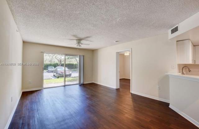 4159 N Haverhill Rd photos photos