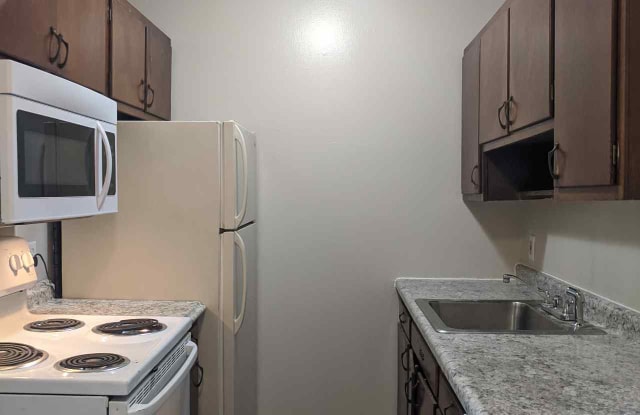 1512 County Road B East - 1512-310 - 1512 County Road B East, Maplewood, MN 55109