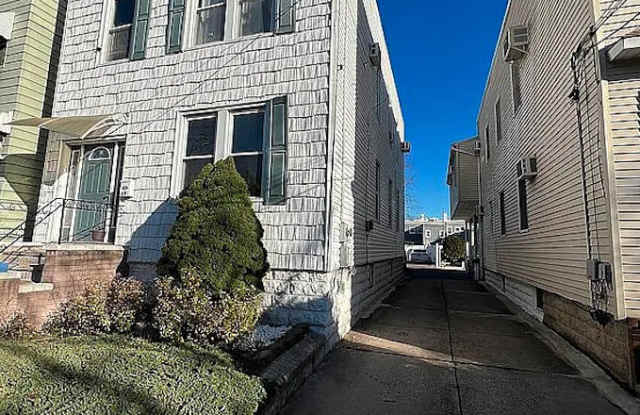 44 Humphrey Avenue photos photos