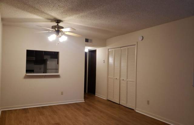1 Bedroom, 1.5 Bath Townhouse photos photos