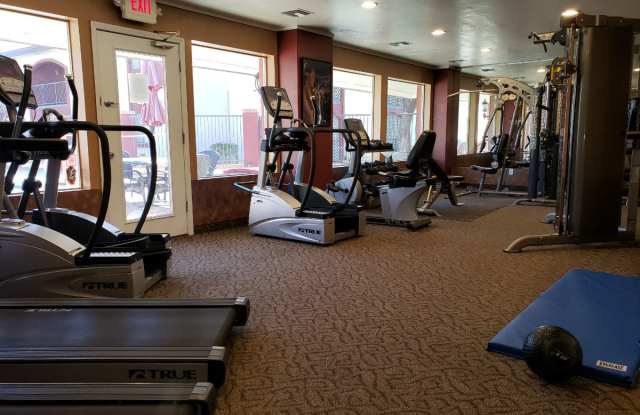 Desert Lakes Apartments Gallery 2