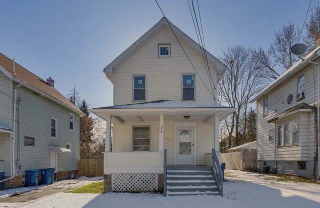 306 Maplewood Avenue - 306 Maplewood Avenue, Struthers, OH 44471