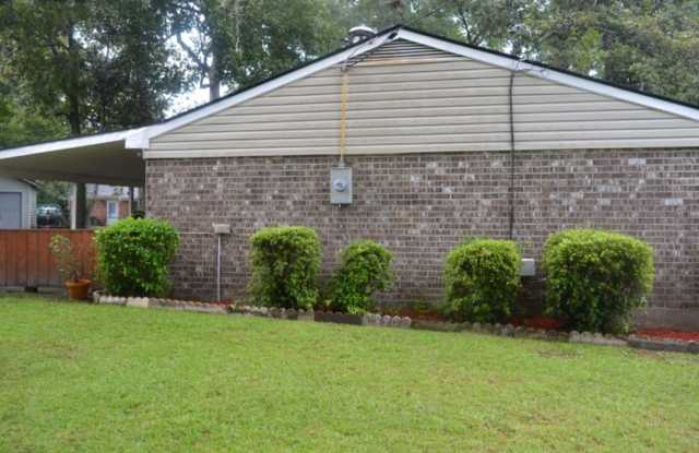 4 bed home in Charleston! Gallery 3