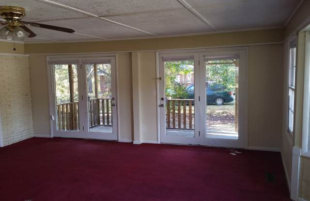 1981 Sunset Drive Gallery 4