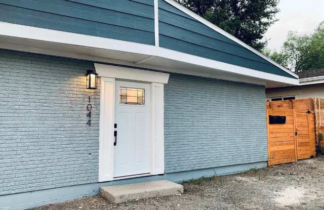 1044 Stuart St photos photos