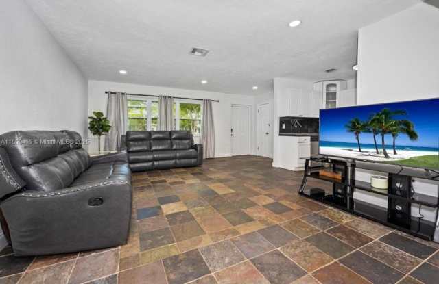 1619 NW 9th Ave photos photos