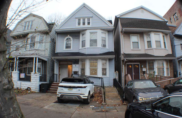 2775 KENNEDY BLVD - 2775 John F Kennedy Boulevard, Jersey City, NJ 07306
