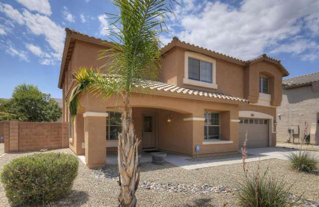 Gorgeous 4 Bed home plus den in great condition!! MUST SEE!! Gallery 1