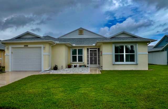 55+ Community Furnished 2/2/1 Gallery 1