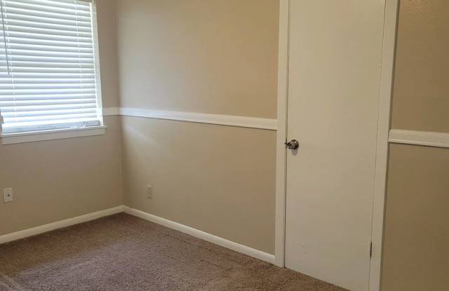 4 Bedroom 2 Bath in The Avenues photos photos