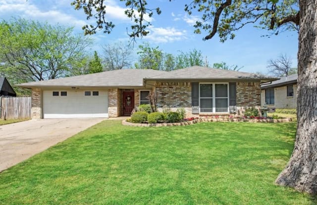 2215 Bainwood Trail - 2215 Bainwood Trail, Arlington, TX 76015