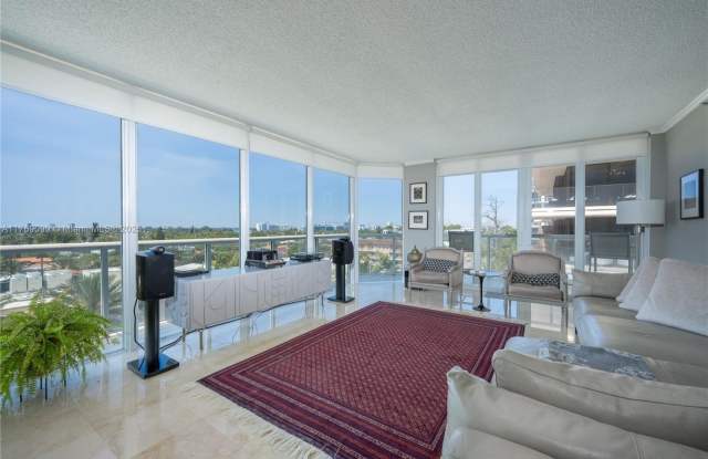 8925 E Collins Ave photos photos