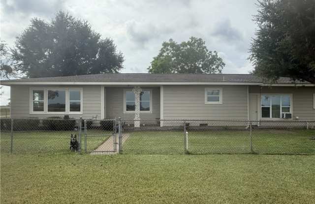 1045 Arnold Road - 1045 Arnold Road, Victoria County, TX 77905