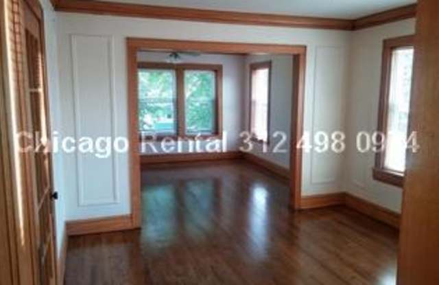 3340 North Oakley Gallery 3
