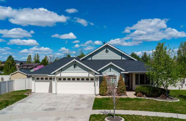 Beautiful Home in the Heart of Eagle photos photos