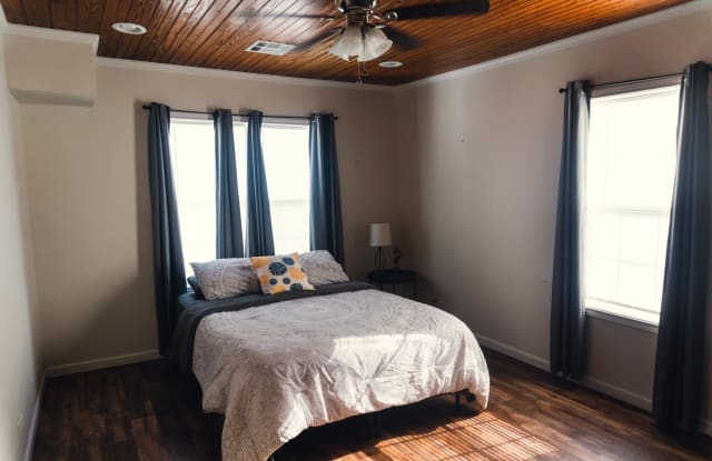 125 East Gallery 4