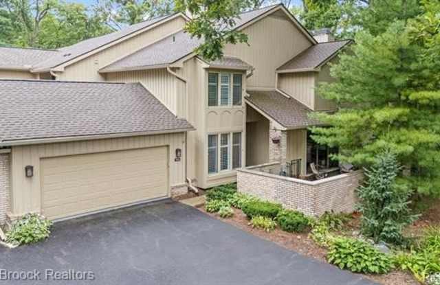 1109 Ivyglen Circle photos photos