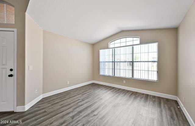 3917 E STANFORD Avenue Gallery 4