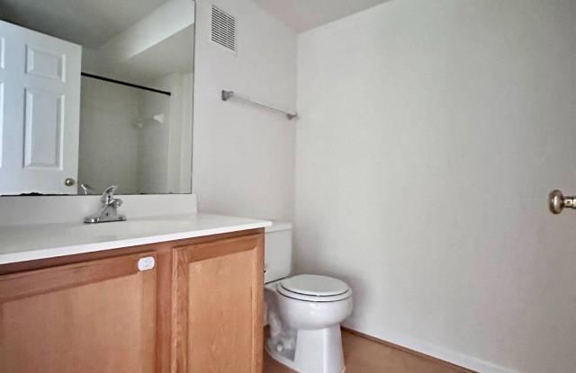 7526 COXTON Court Gallery 4