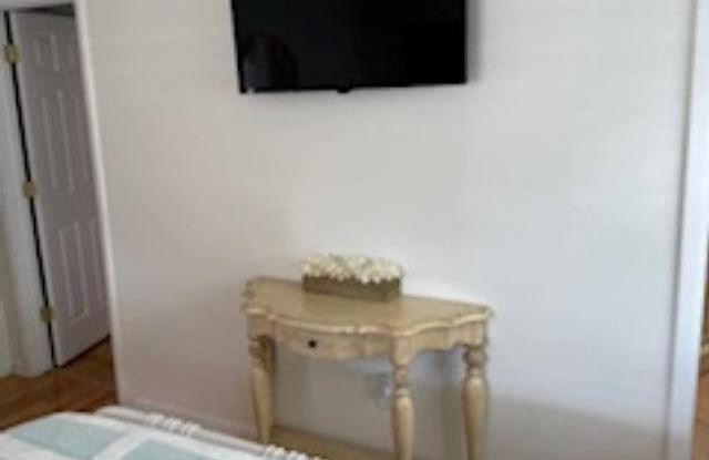 131 N Yarmouth Ave Gallery 3