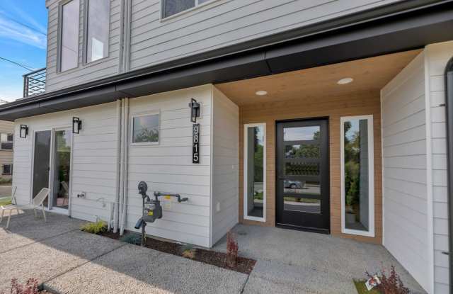 New Townhome in North Greenlake Gallery 3
