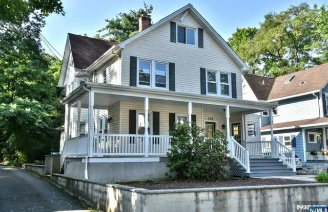 131 Woodside Avenue 2 photos photos