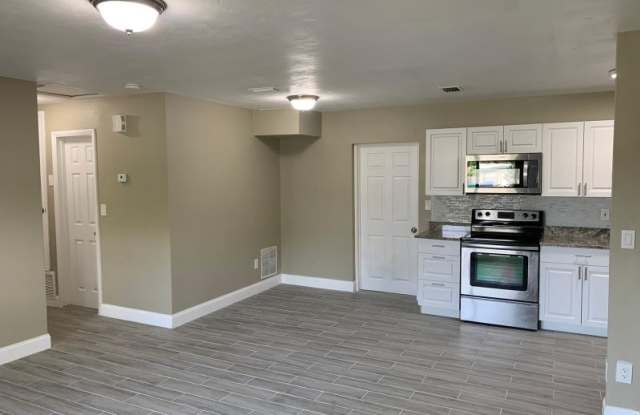 1396 Whitewood Dr Gallery 3