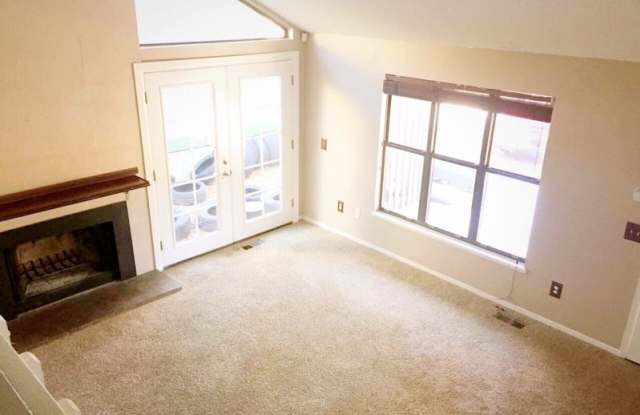 10107 E Peakview Ave Gallery 2