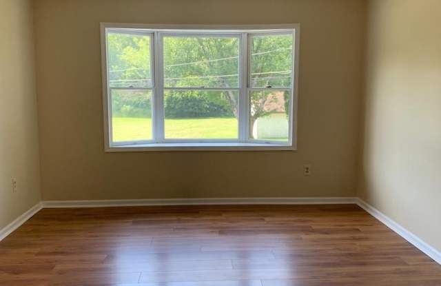249 PERIWINKLE Avenue Gallery 4