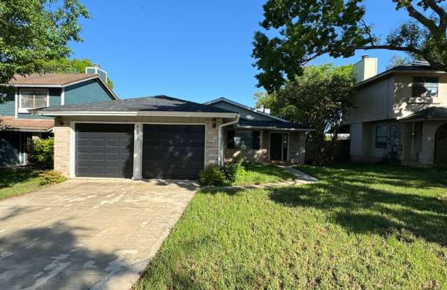 NICE 3 BEDROOM HOME WALKING DISTANCE TO THE NORTHERN HILLS GOLF COURSE! YARD SERVICE INCLUDED WITH RENT***FIREPLACE IN LIVING*STOVE/RANGE  DISHWASHER***CENTRAL HVAC***EASY ACCESS TO FT. SAM, RANDOLPH AFB,  SHOPPING - 4423 Brushy Hill, San Antonio, TX 78217