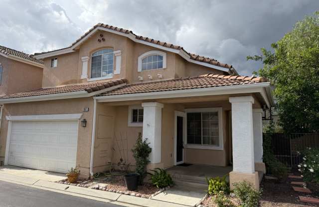 3 Bed, 2.5 Bath Townhome in gated Park Lane Community - 1961 Brookberry Lane, Simi Valley, CA 93065