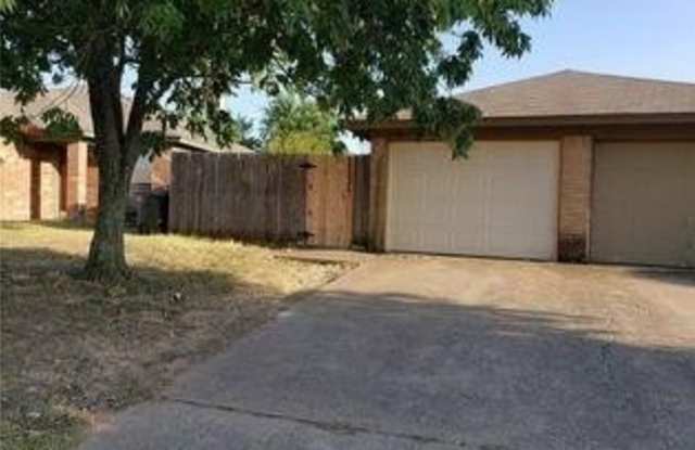 6612 S Creek Drive - 6612 South Creek Drive, Fort Worth, TX 76133