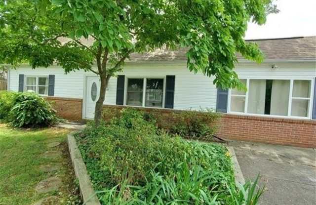 1537 Selden Street photos photos